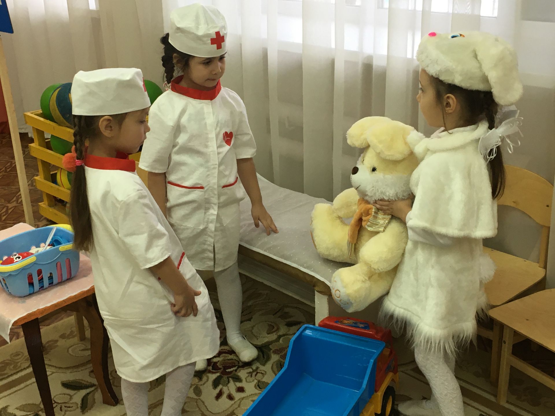 В Арском детском саду прошла театрализованная игра «Экзамен по ПДД»