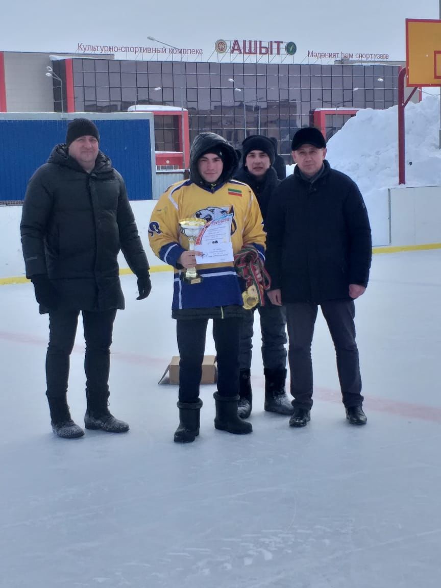 Субаш Аты хоккейчылары Әтнә хоккей лигасы чемпионнары !