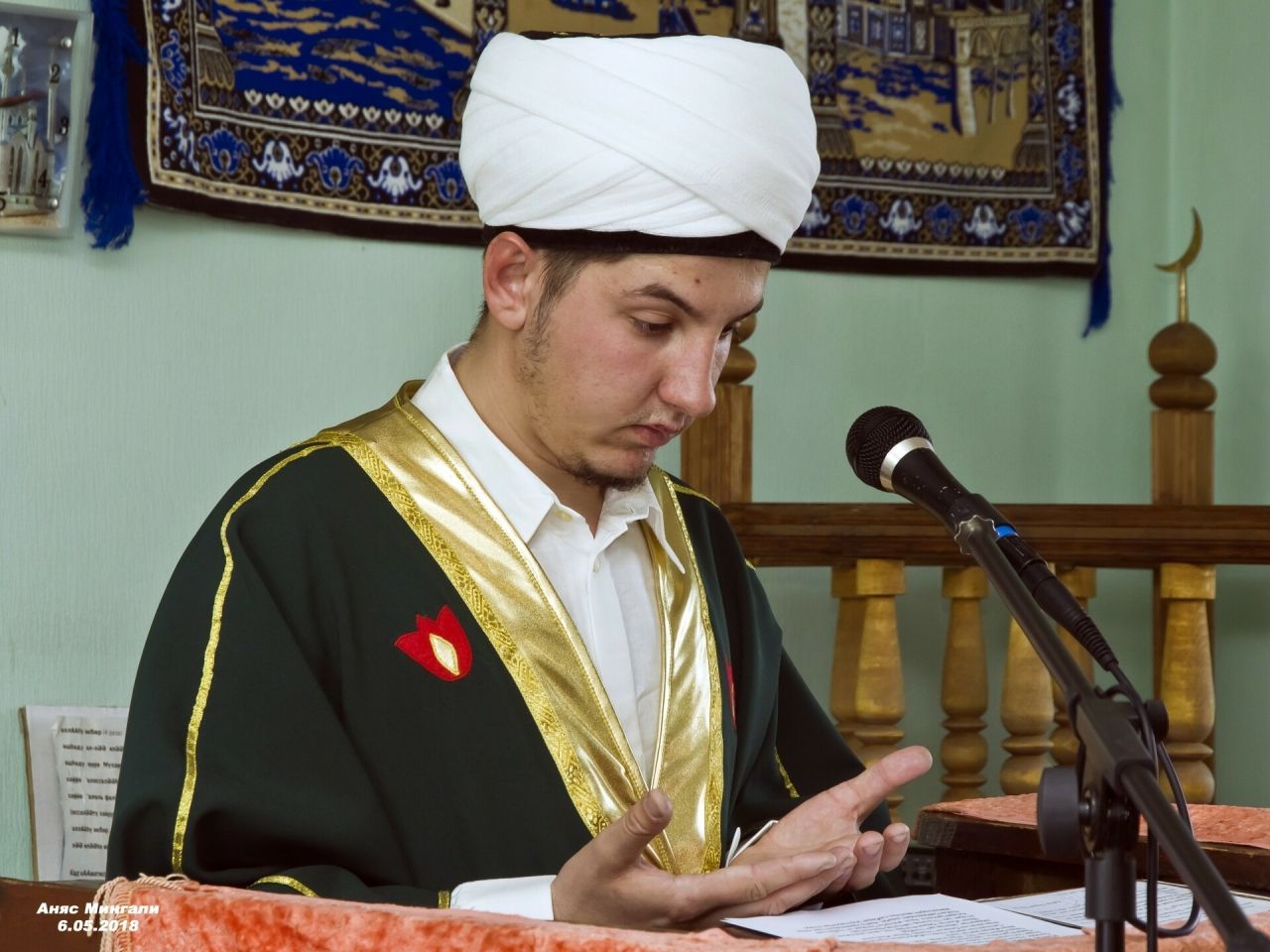 Макеевкада имам һәлак булган мизгелдә 11 ел элек язып биргән сүрәсе идәнгә килеп төшкән (»Интертат », Гөлназ Хәбибуллина)