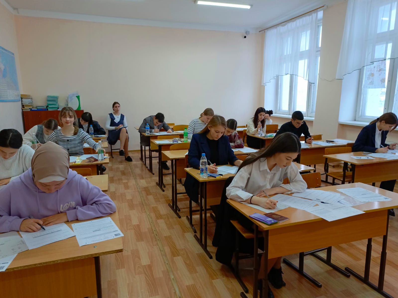 Арчада чыгарылыш сыйныф укучылары бердәм дәүләт имтиханнары тапшырып карады