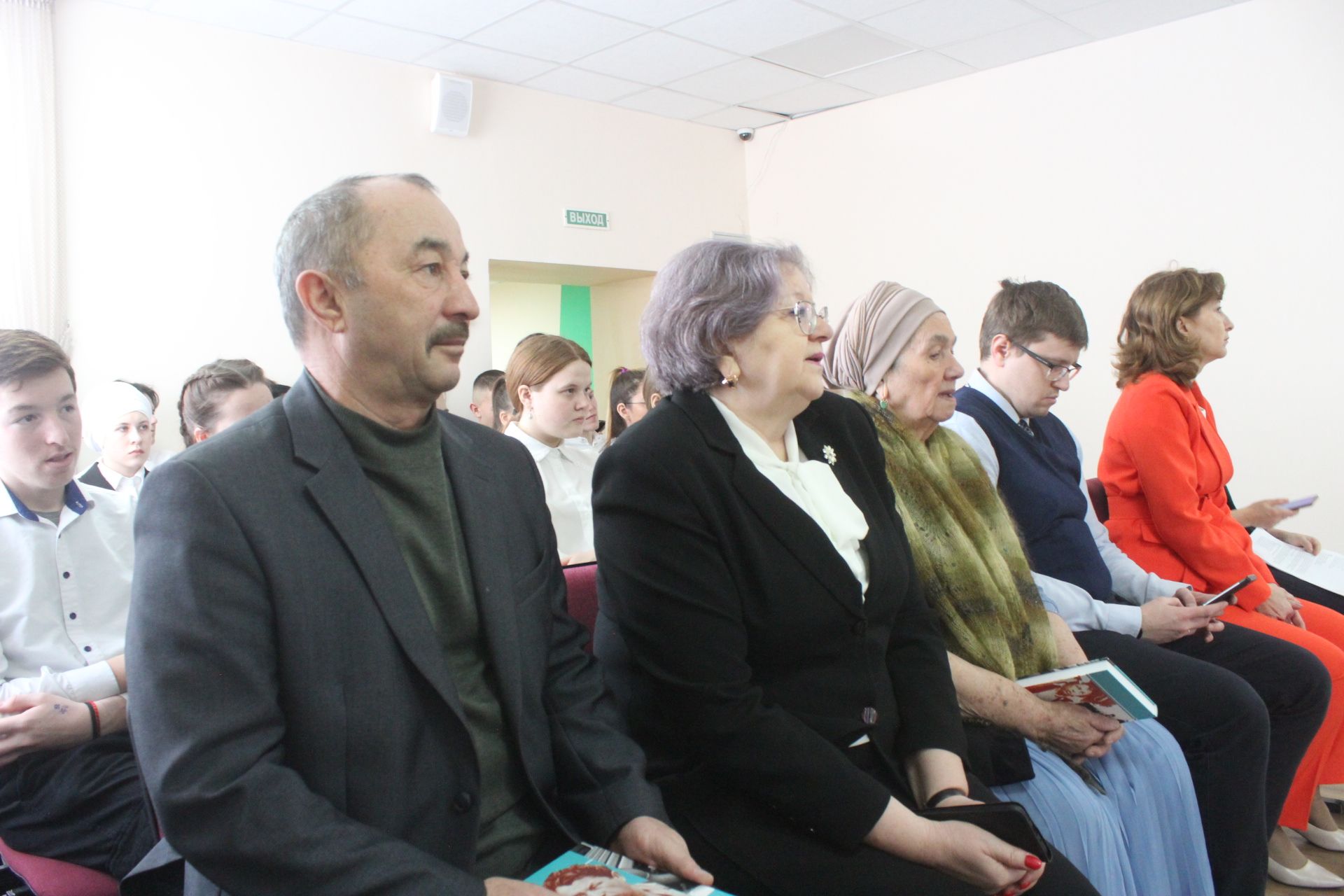 Геройлар истәлегенә
