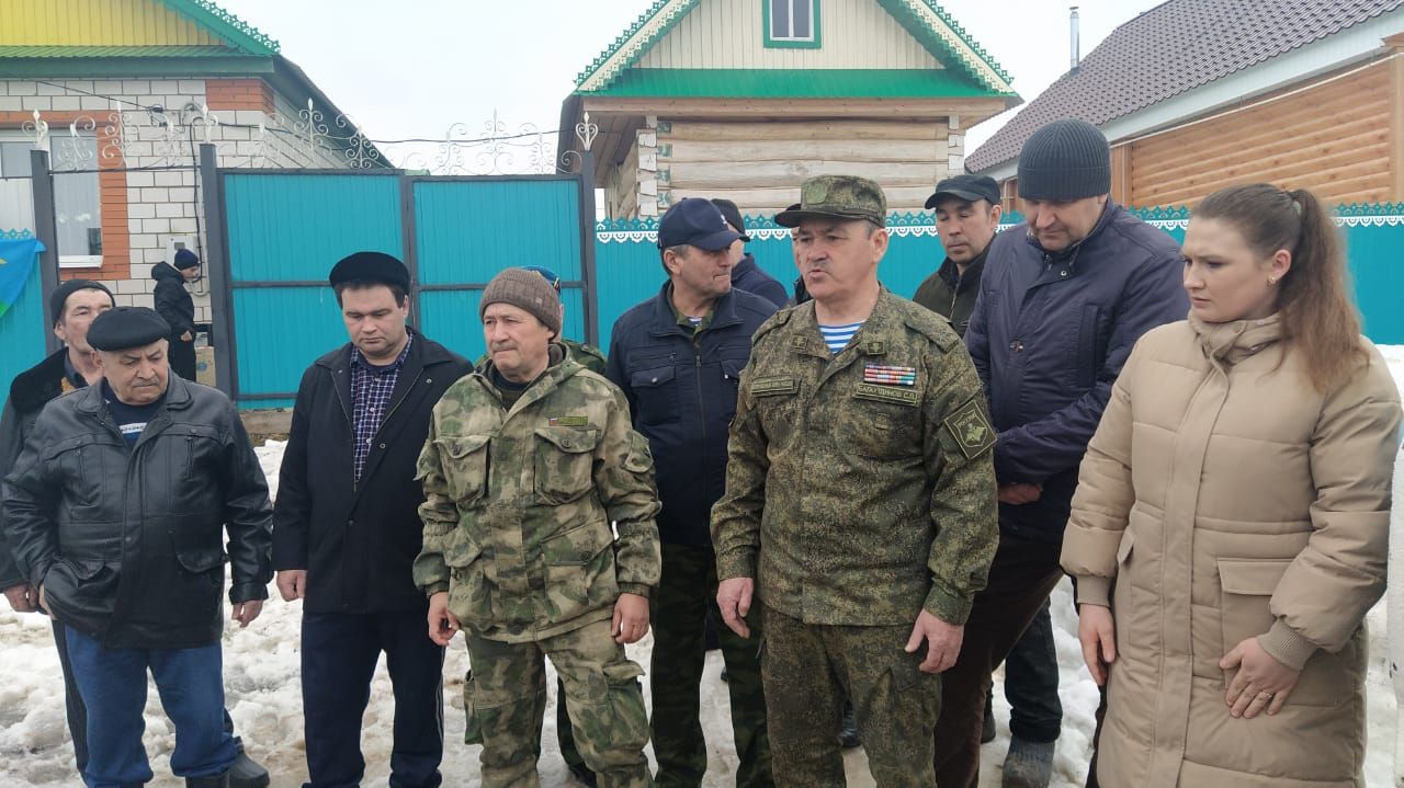 Сезне уйлап йөрәк сызлана...
