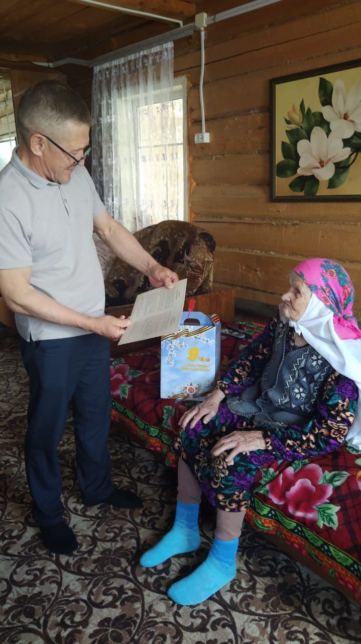 Ветераннар, сезгә тиеш әле бик күп язлар