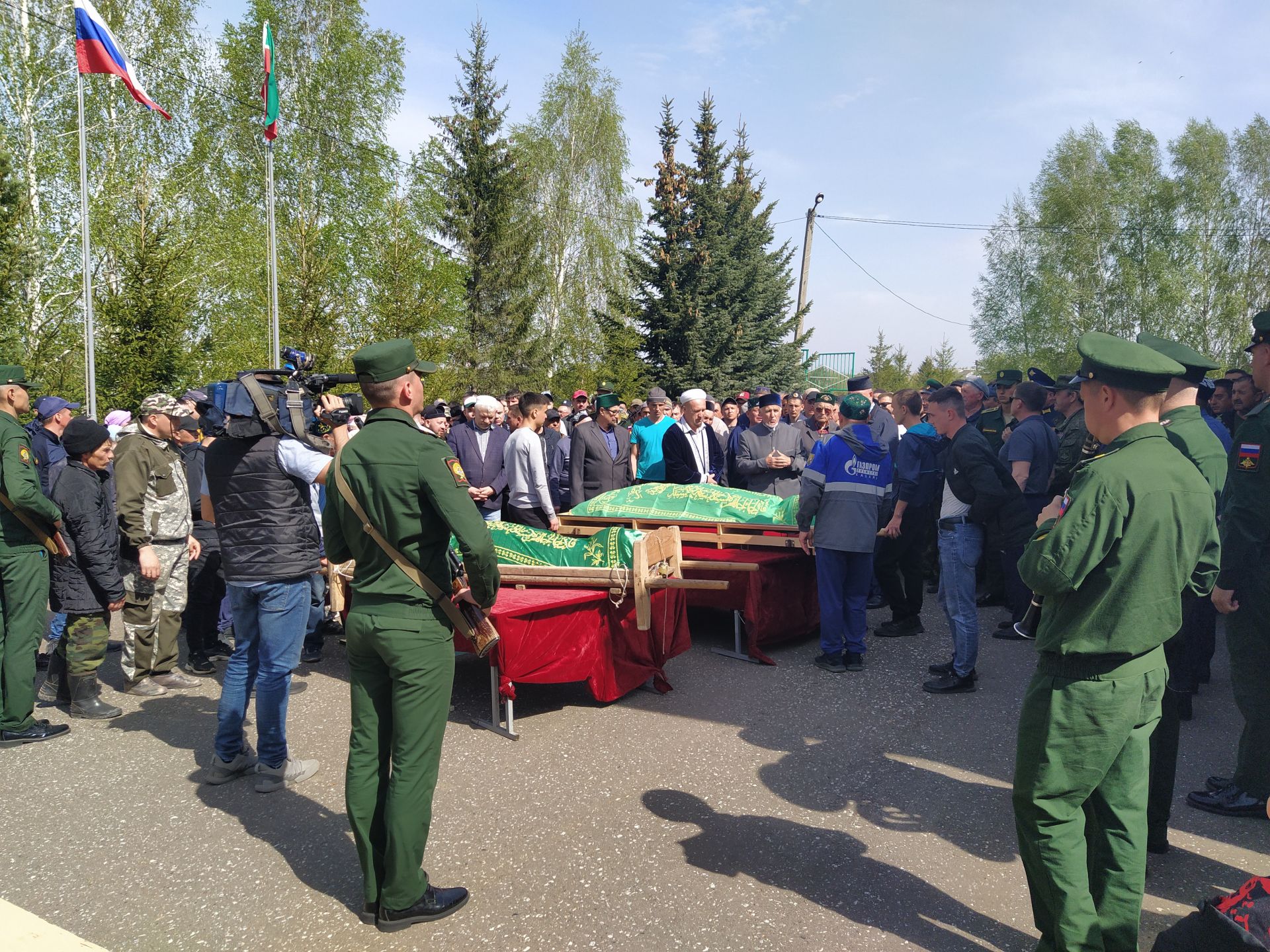 Көтегез, исән кайтам, диде. Кайтмады...