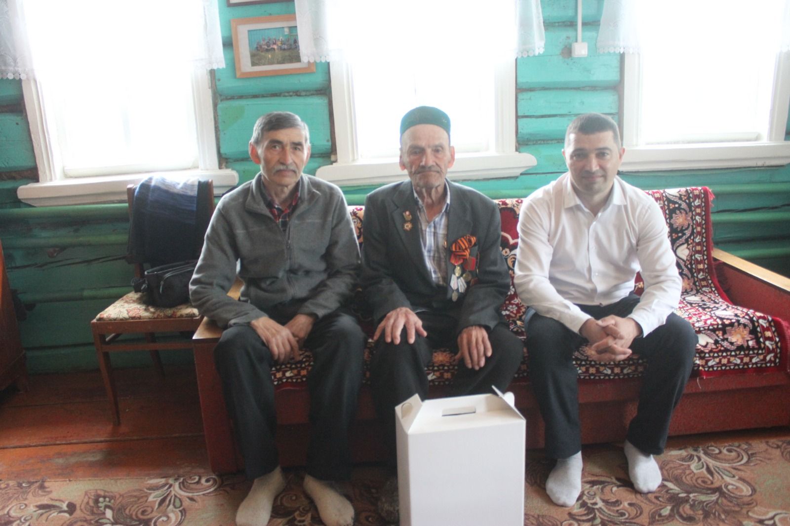 Сугыш, тыл ветераннарын Җиңү көне белән котлаулар дәвам итә