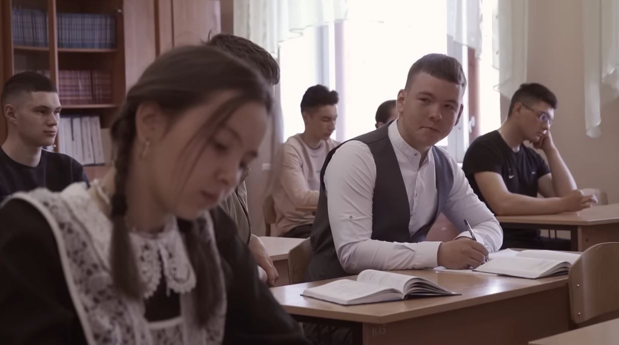 Бәхәсле җырга Надил Шакирҗанов та үз клибын булдырды