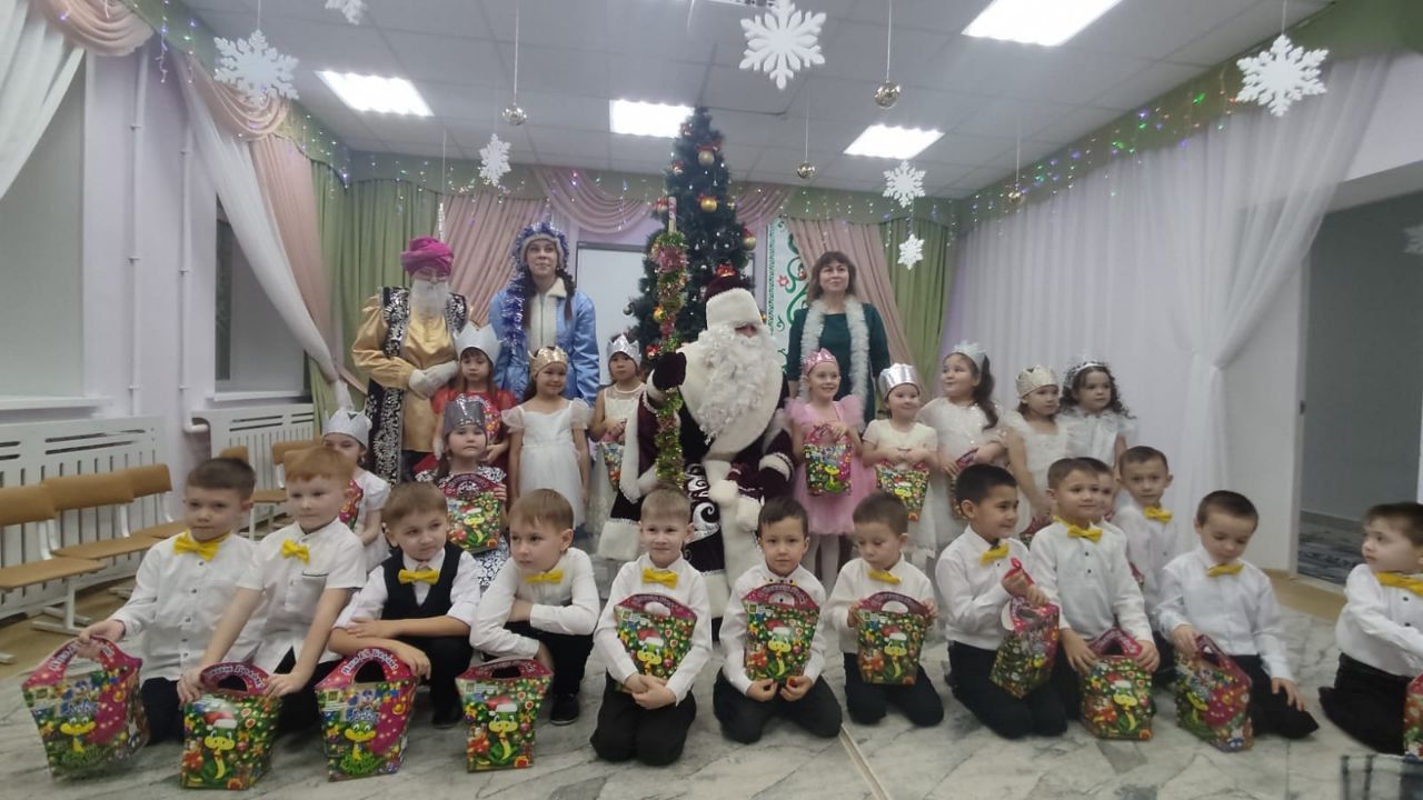 Балалар рәхәтләнеп күңел ачты