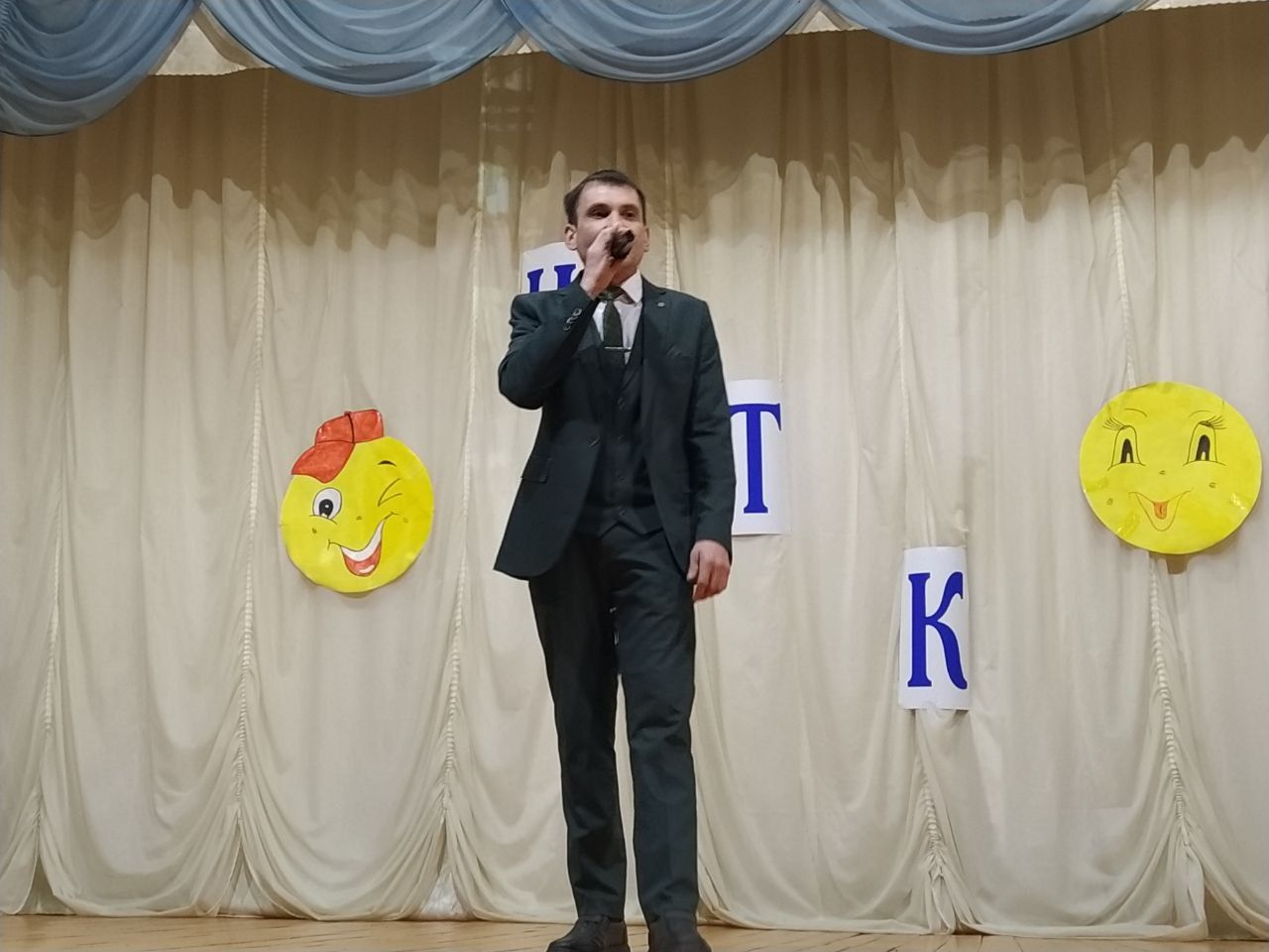 Урта Пошалым сәхнәсендә шаянлыкта һәм тапкырлыкта көч сынаштылар