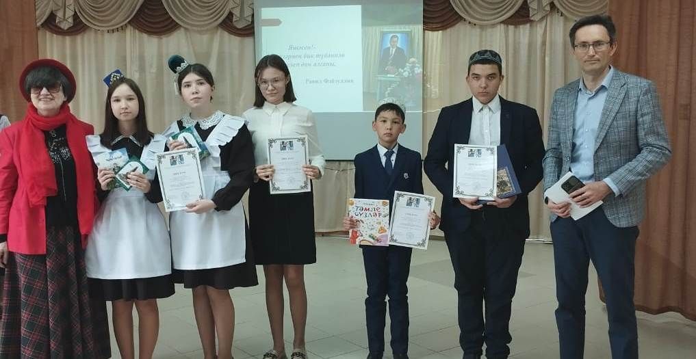 Казанбашта Гариф Ахунов укулары узды