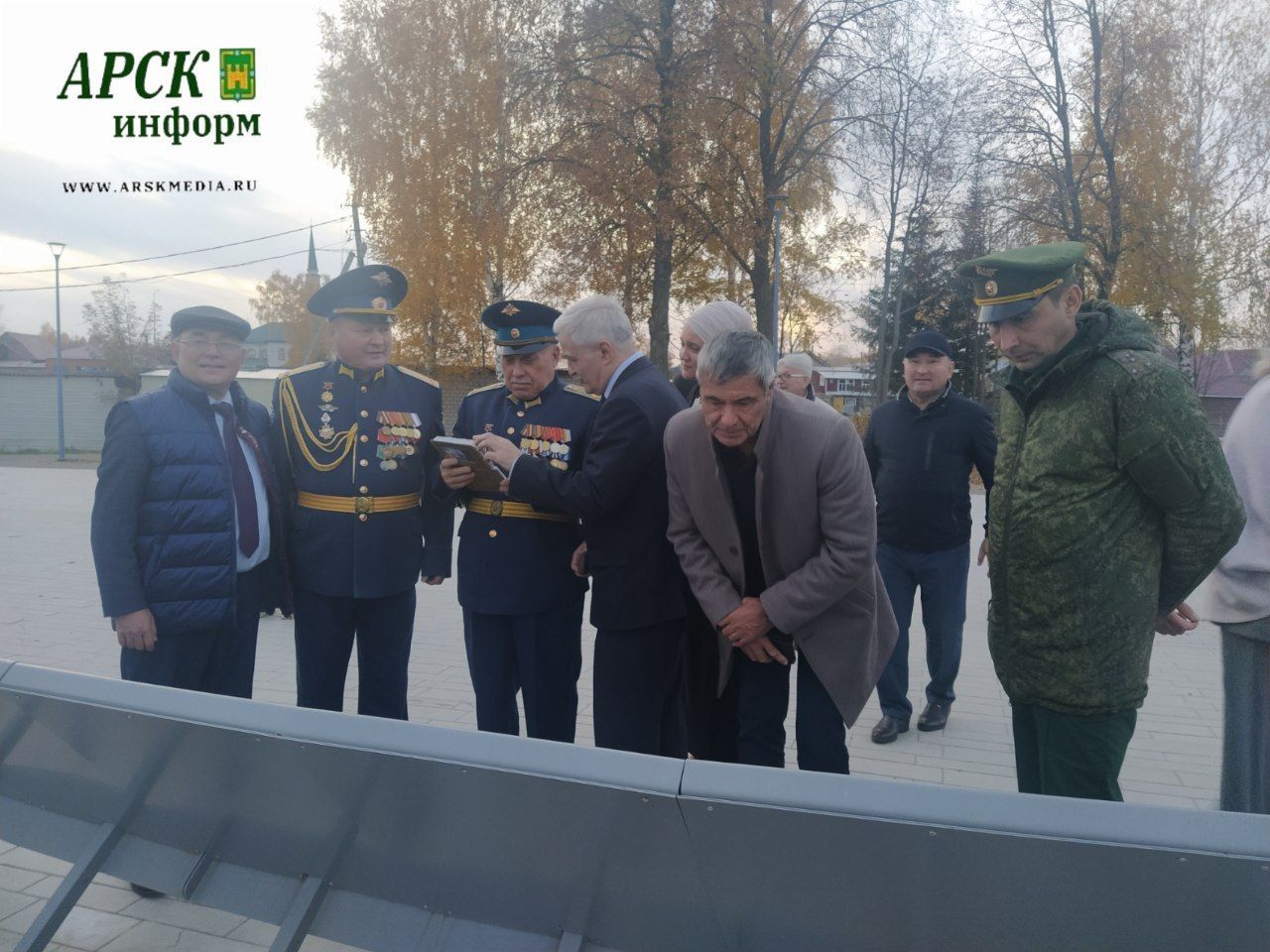 Россия Герое Александр Калери Яңа Кенәрдә агач утыртты