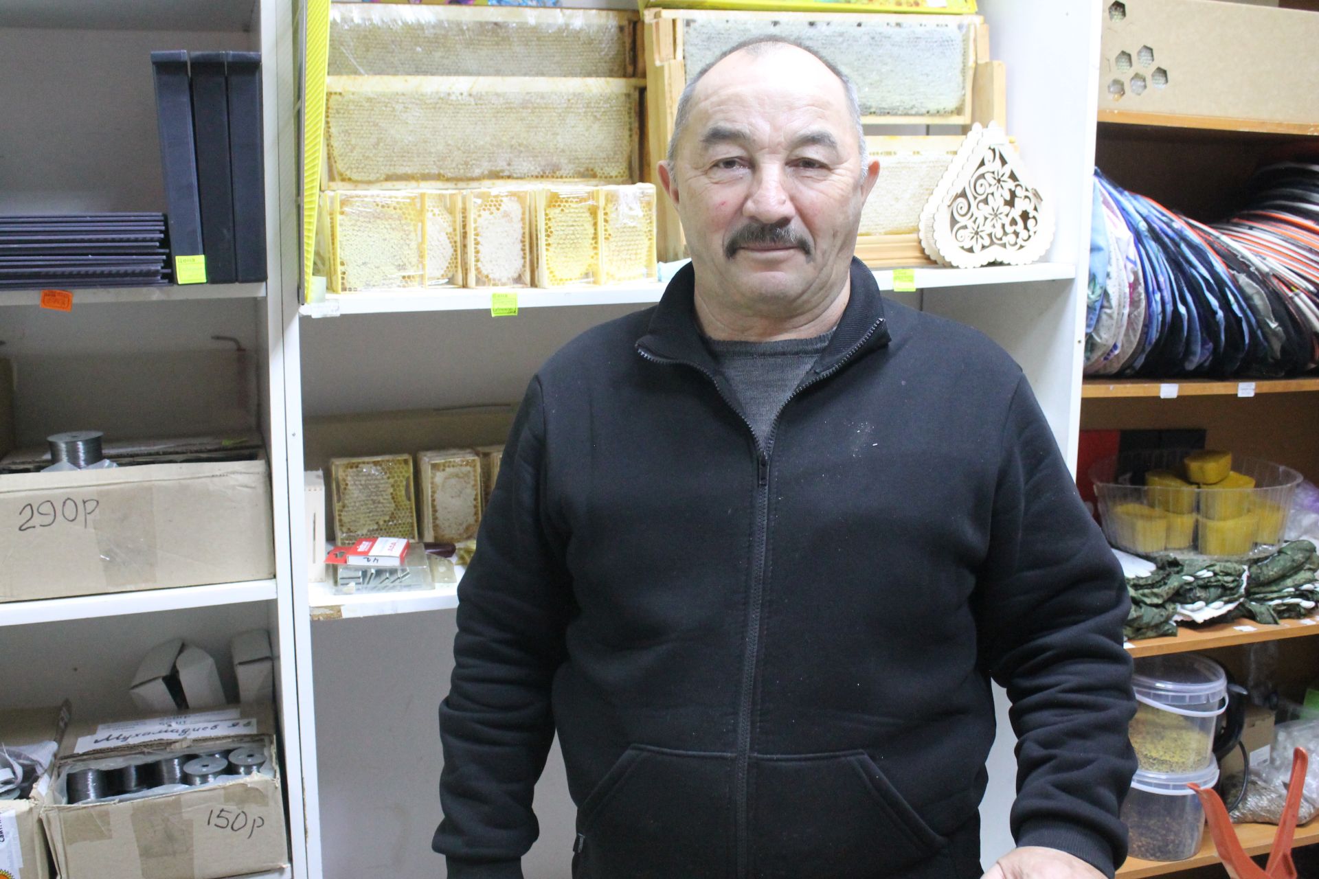 Районыбызның иң тәҗрибәле умартачысы Ядкәр Мөхәммәдиев: «Балны түгел, умартачыны сайларга кирәк»