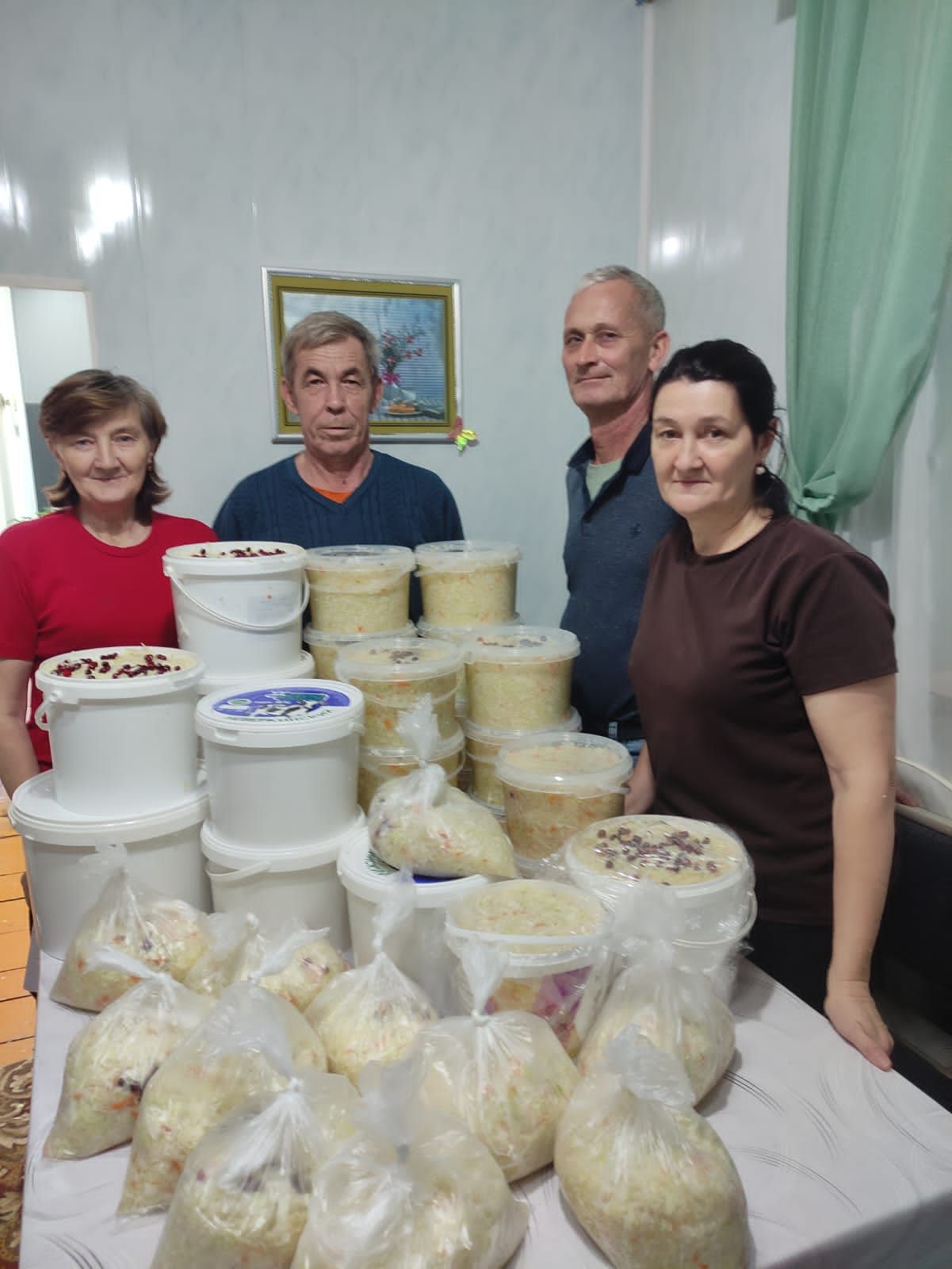 Бөтен Арча, Күпербаш халкы кәбестә тозлый