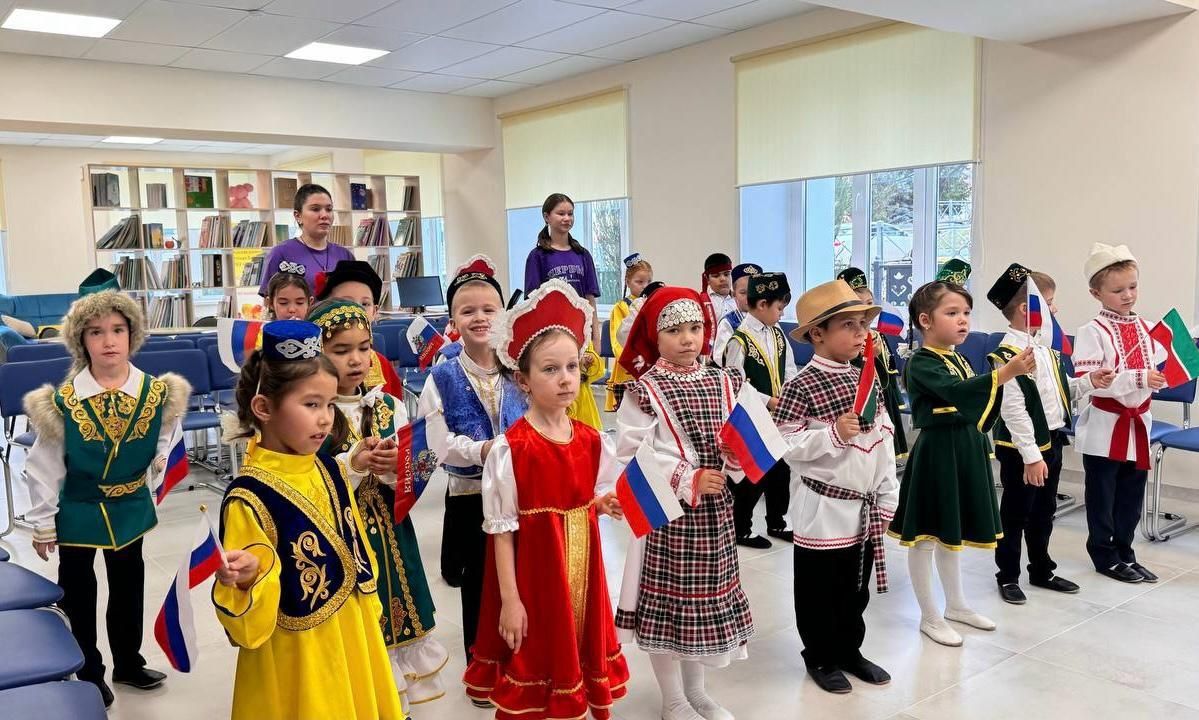 «Славимся дружбой, гордимся страной»!