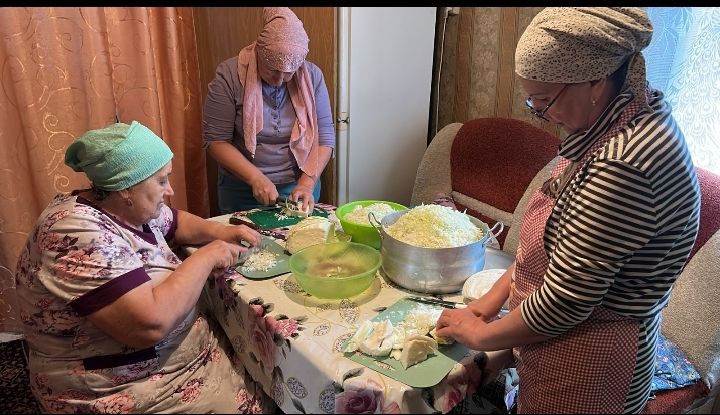 Бөтен Арча, Күпербаш халкы кәбестә тозлый