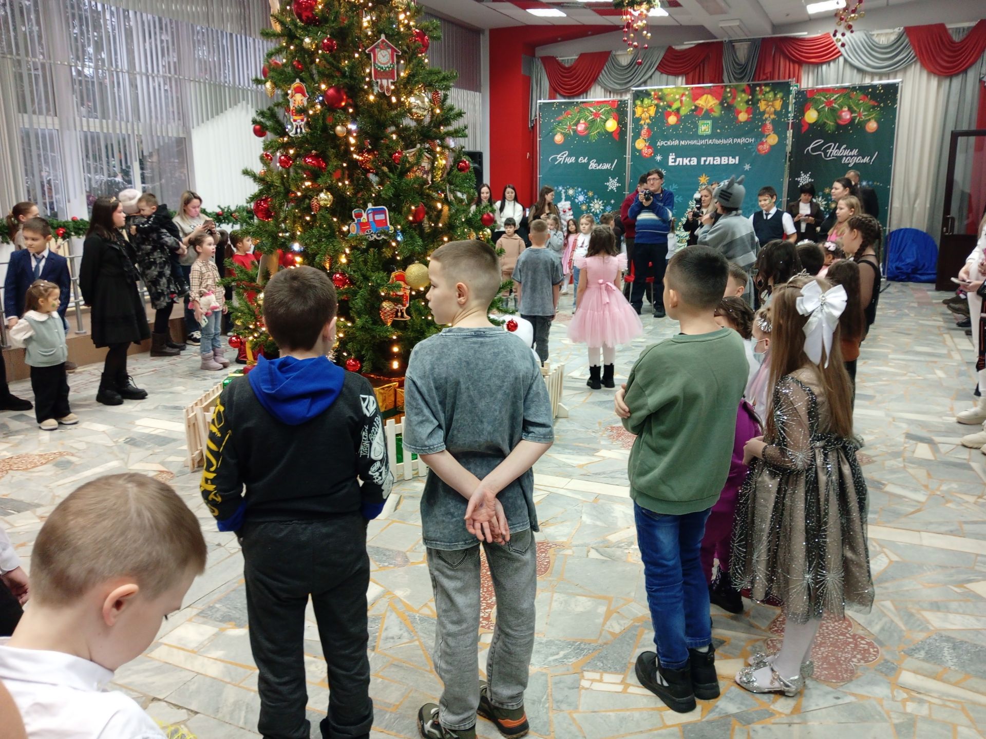 Батыр егетләребез балалары бергә җыелды