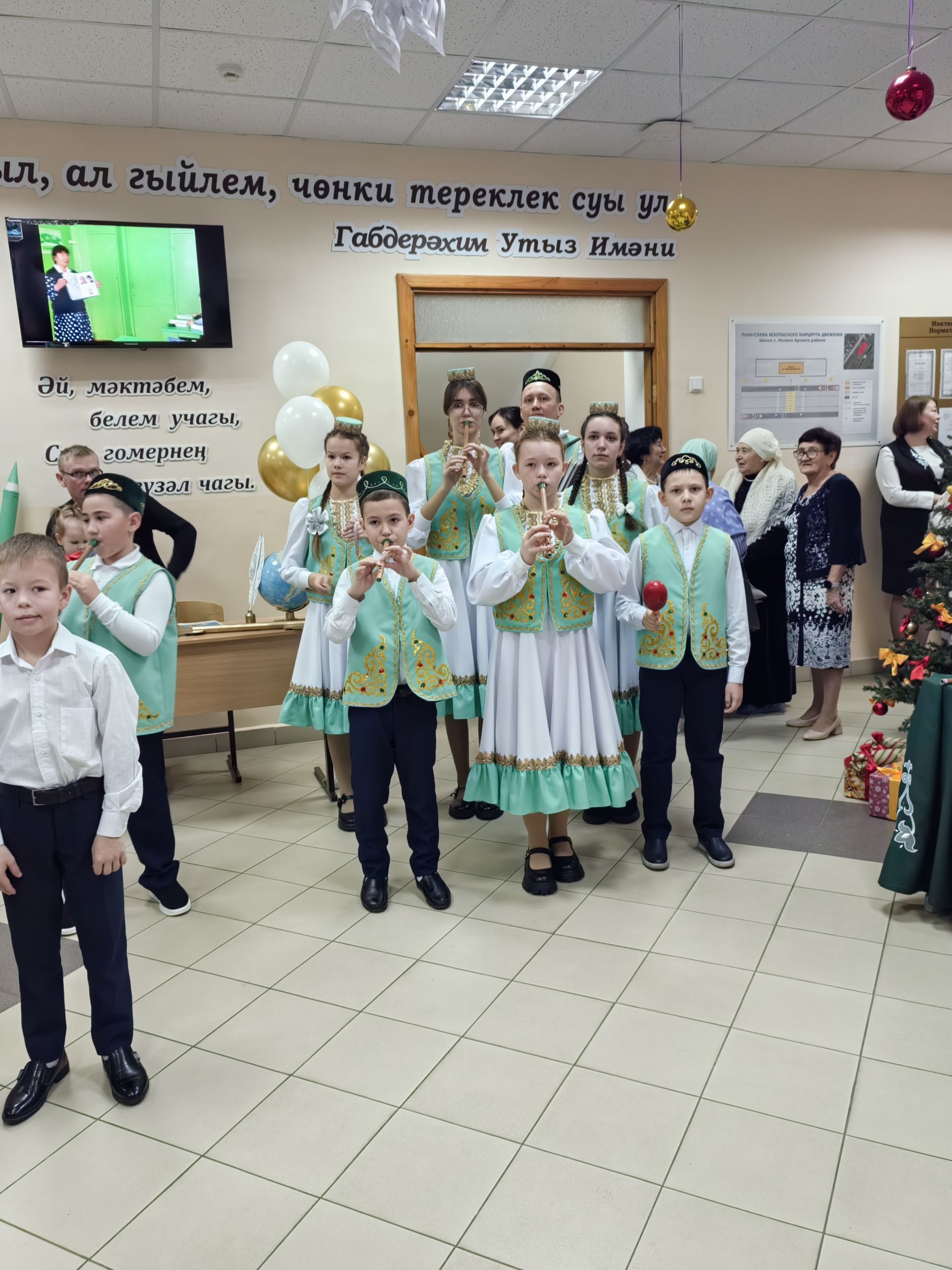 “50, 100 еллыкларны да каршы алырга язсын!”: Наласа урта мәктәбе 45 еллык юбилеен билгеләп үтте