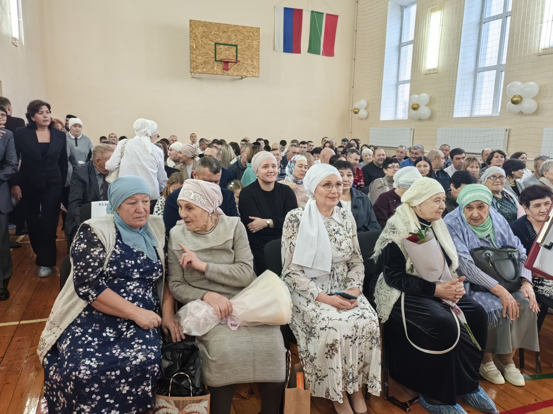 “50, 100 еллыкларны да каршы алырга язсын!”: Наласа урта мәктәбе 45 еллык юбилеен билгеләп үтте