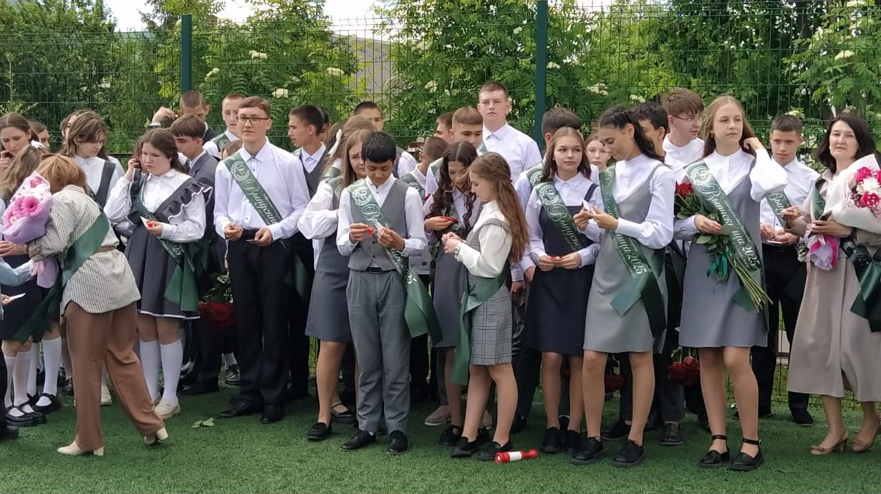 Арчаның В.Ф.Ежков ис. 1нче мәктәптә соңгы кыңгырау чыңлады
