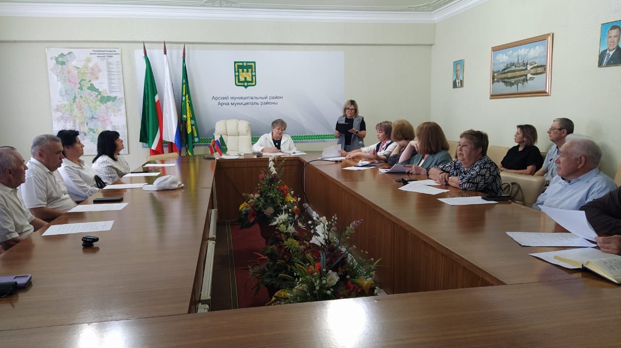 Утырышта җитди мәсьәләләр каралды
