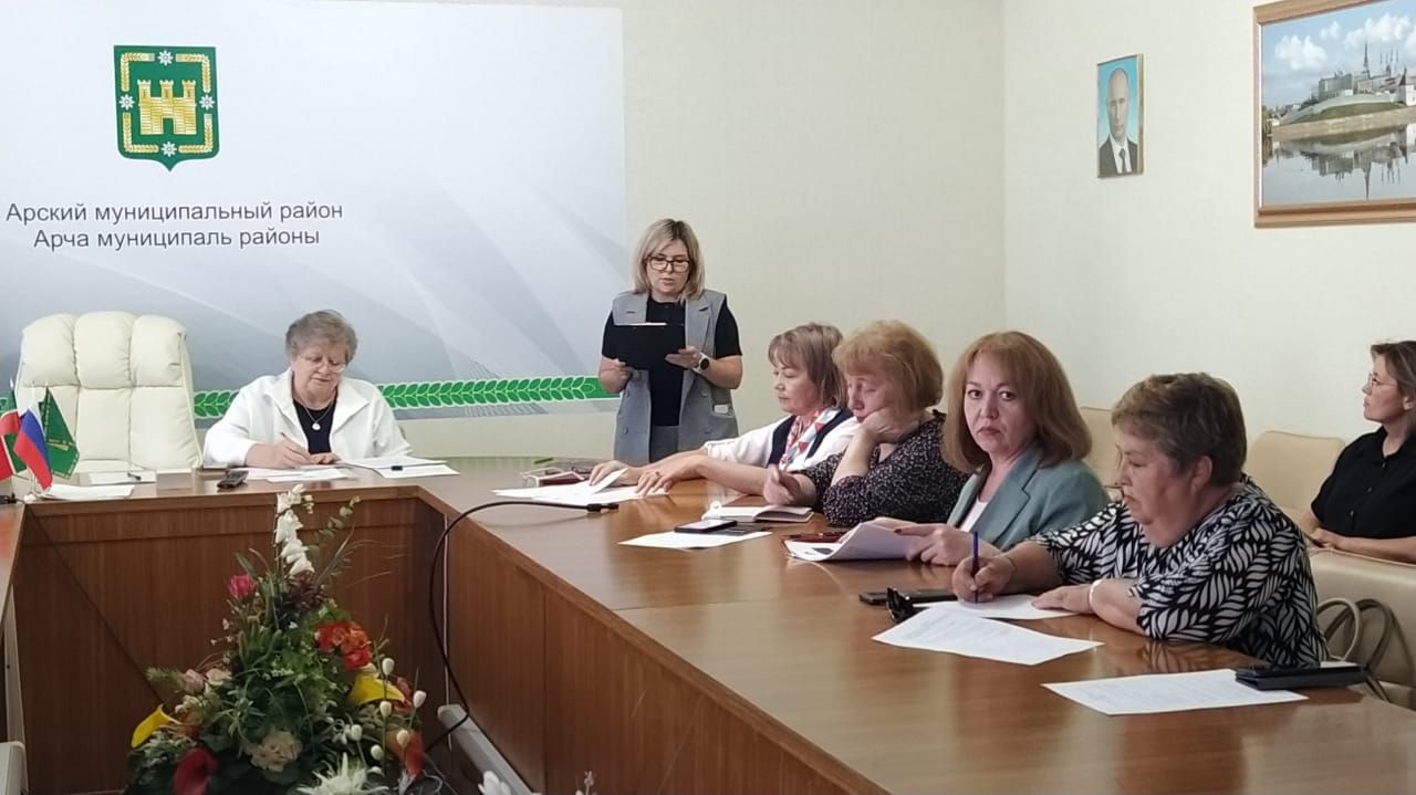 Утырышта җитди мәсьәләләр каралды