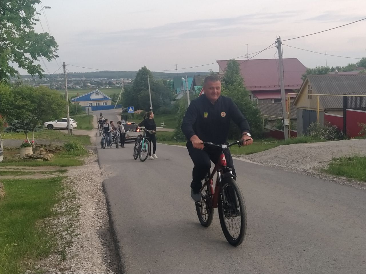 Арчада Россия көне уңаеннан велосипедта йөрделәр