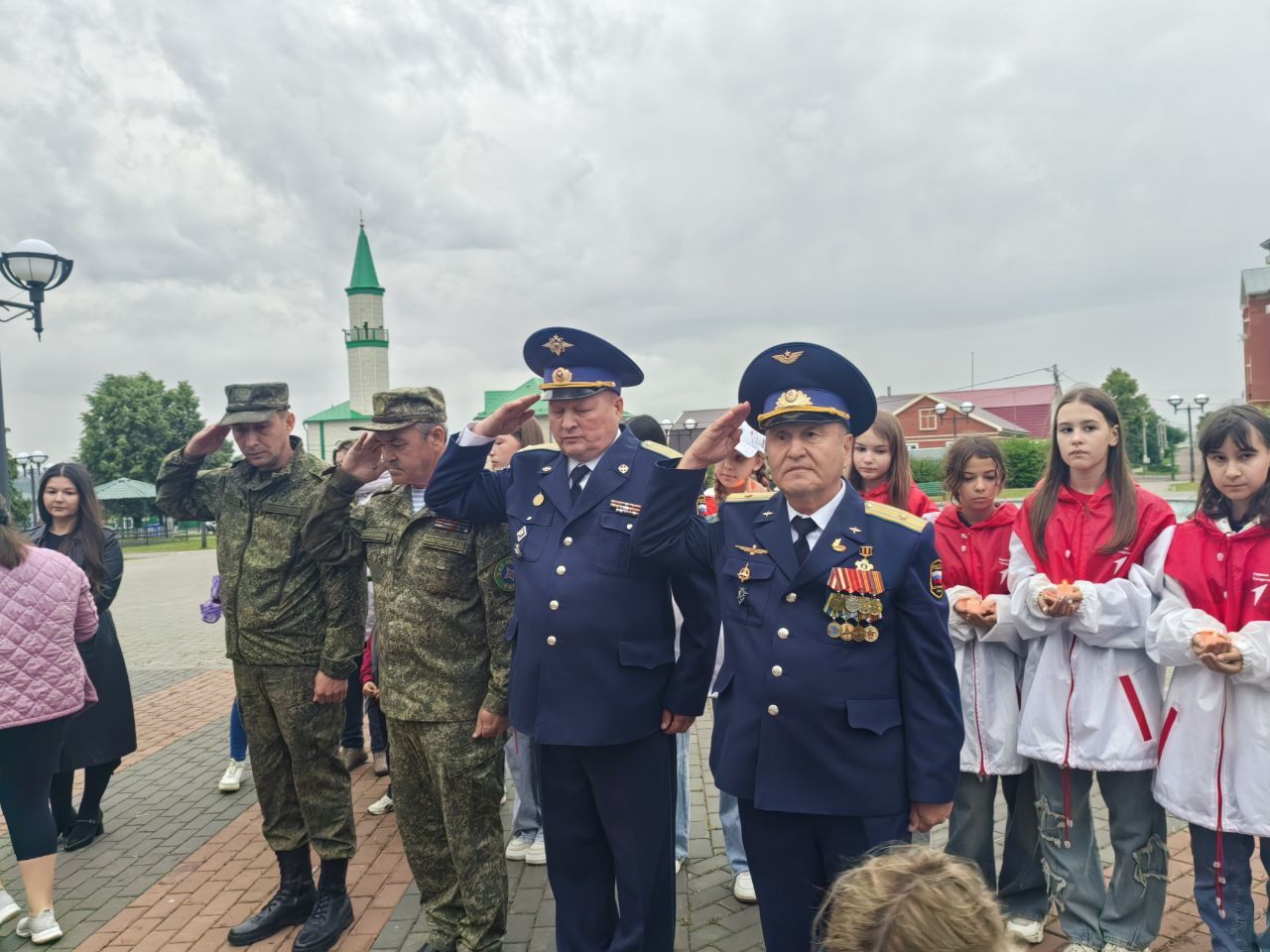 Арчада Бөек Ватан сугышында һәлак булганнар истәлегенә шәмнәр кабыздылар