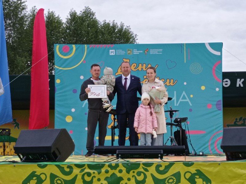 Арчада узган «Яшьләр көне»ндә актив яшьләр бүләкләнде