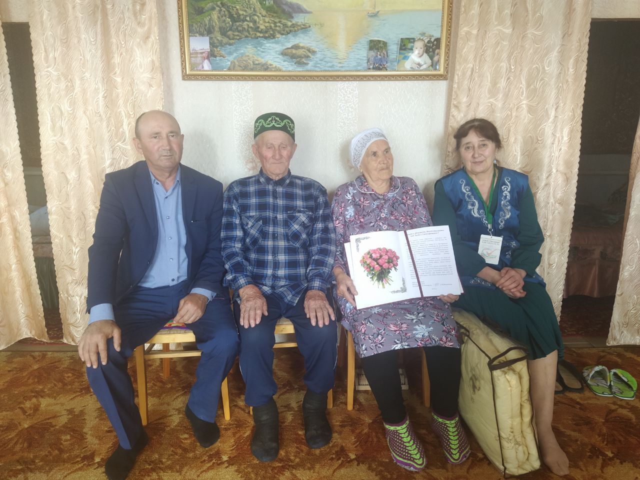 Иске Кенәр авылында гомер итүче Халисә һәм Әхмәтгали Сәфәровлар өйдә тавыш бирде