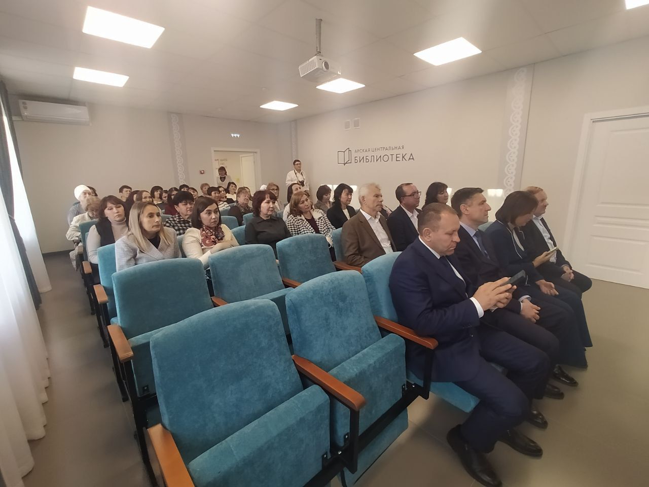 Арча үзәк китапханәсе ишекләрен яңа статуста ачты