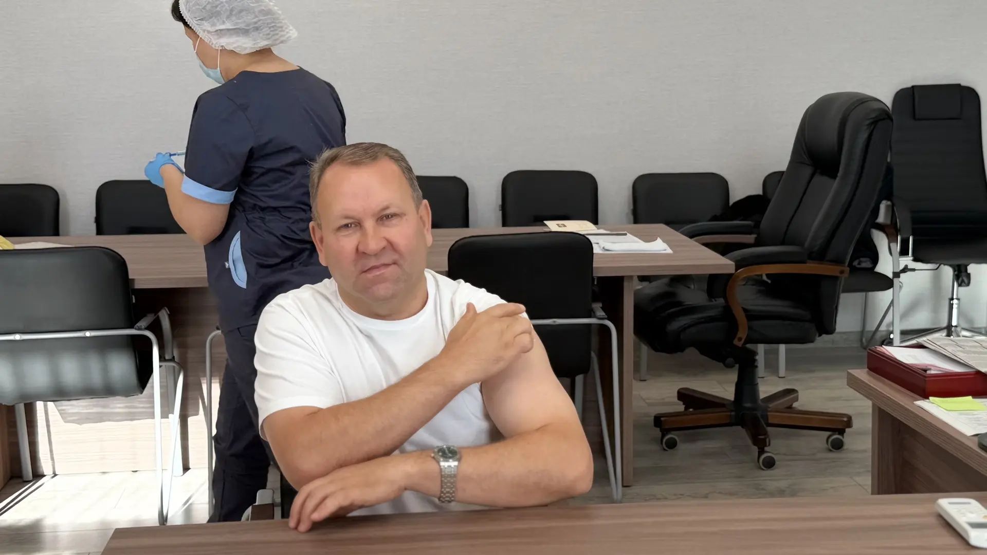 Арча районы башлыгы Алмаз Хисаметдинов гриппка каршы прививка ясатты