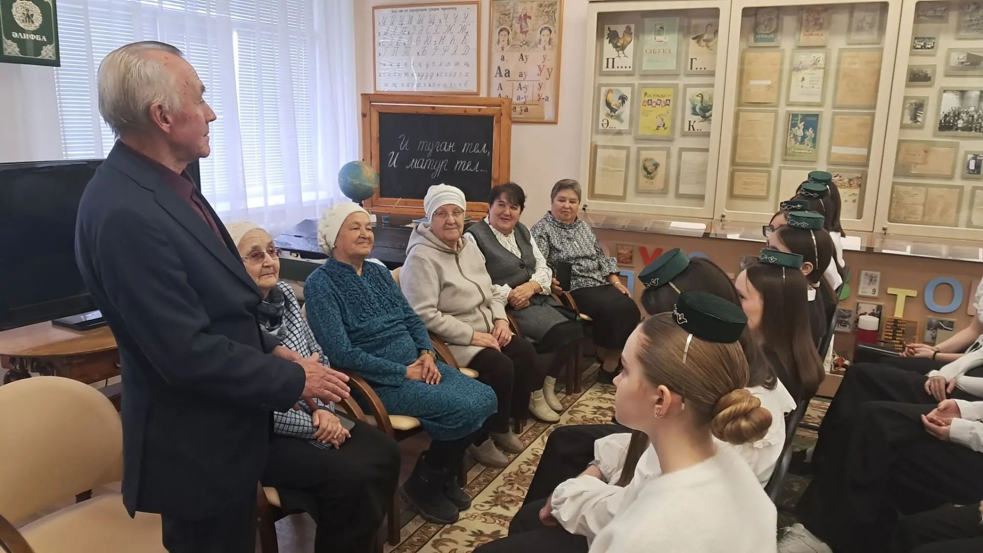Әлифбачылар Сәләй ага белән Рәмзия апаны искә алдылар