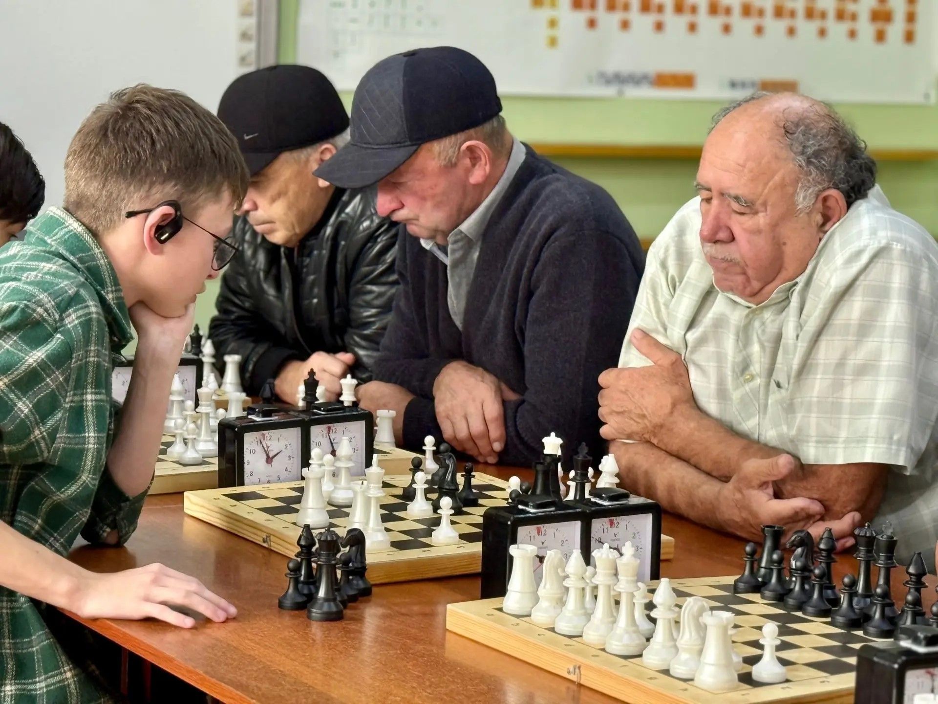 Шахмат буыннарны берләштерә
