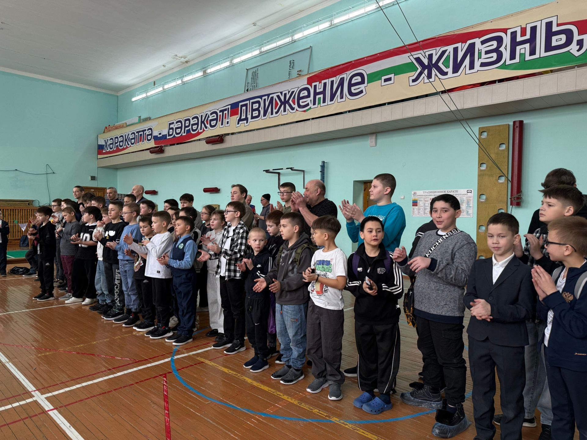 В Арском дворце школьников прошёл турнир по робофутболу