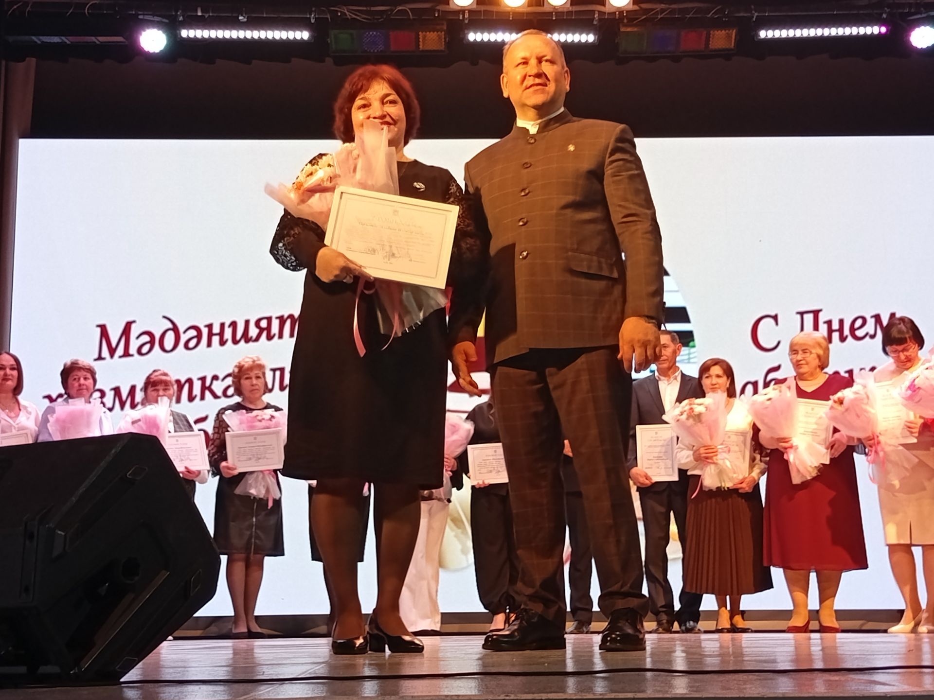 Мәдәният хезмәткәрләренең үзләре өчен бәйрәм оештырылды