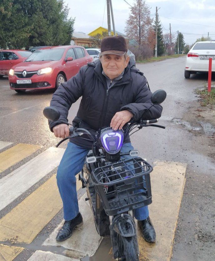 Безнең фотографка 80 яшь. Ышанмыйбыз! Әмма чын күңелдән котлыйбыз!