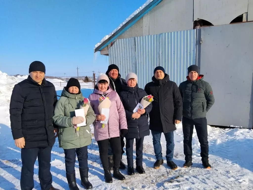 Алдынгы терлекчеләр бүләкләнде