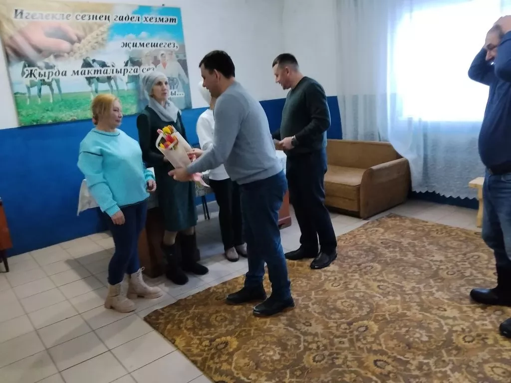 Алдынгы терлекчеләр бүләкләнде