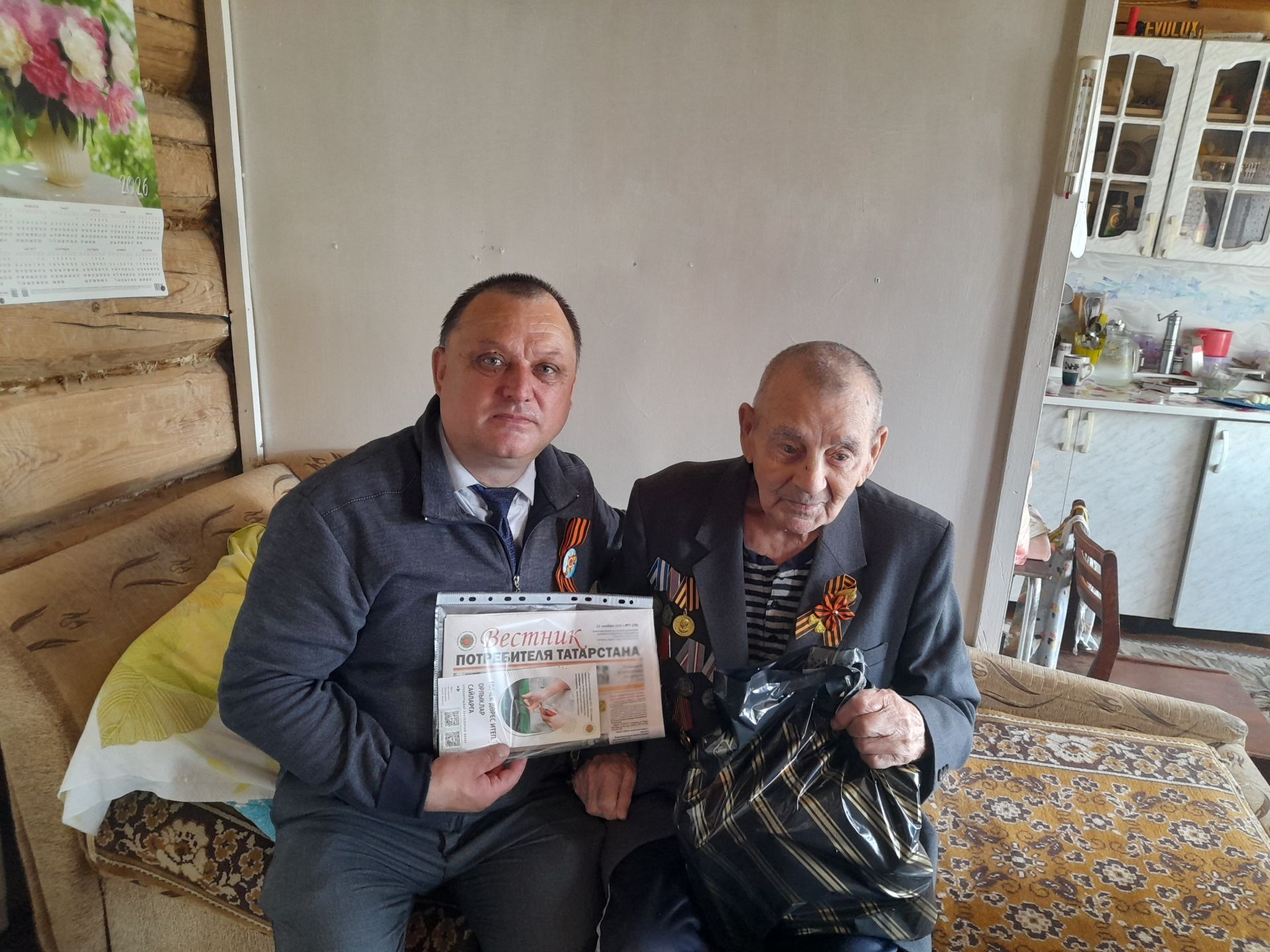 Сотрудники Арского территориального органа поздравили ветеранов с Днём Победы