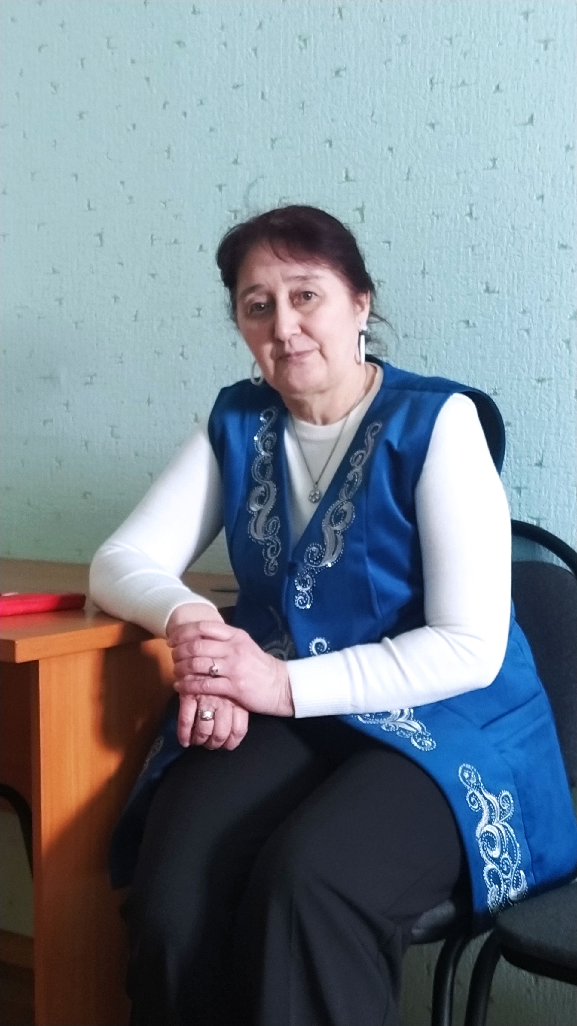 Ул спектакльдә яши...