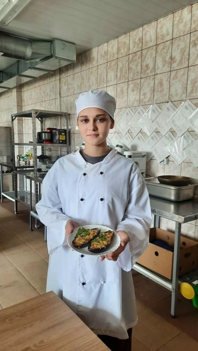 Мәктәп укучылары пешекче һөнәренә имтихан тапшыралар