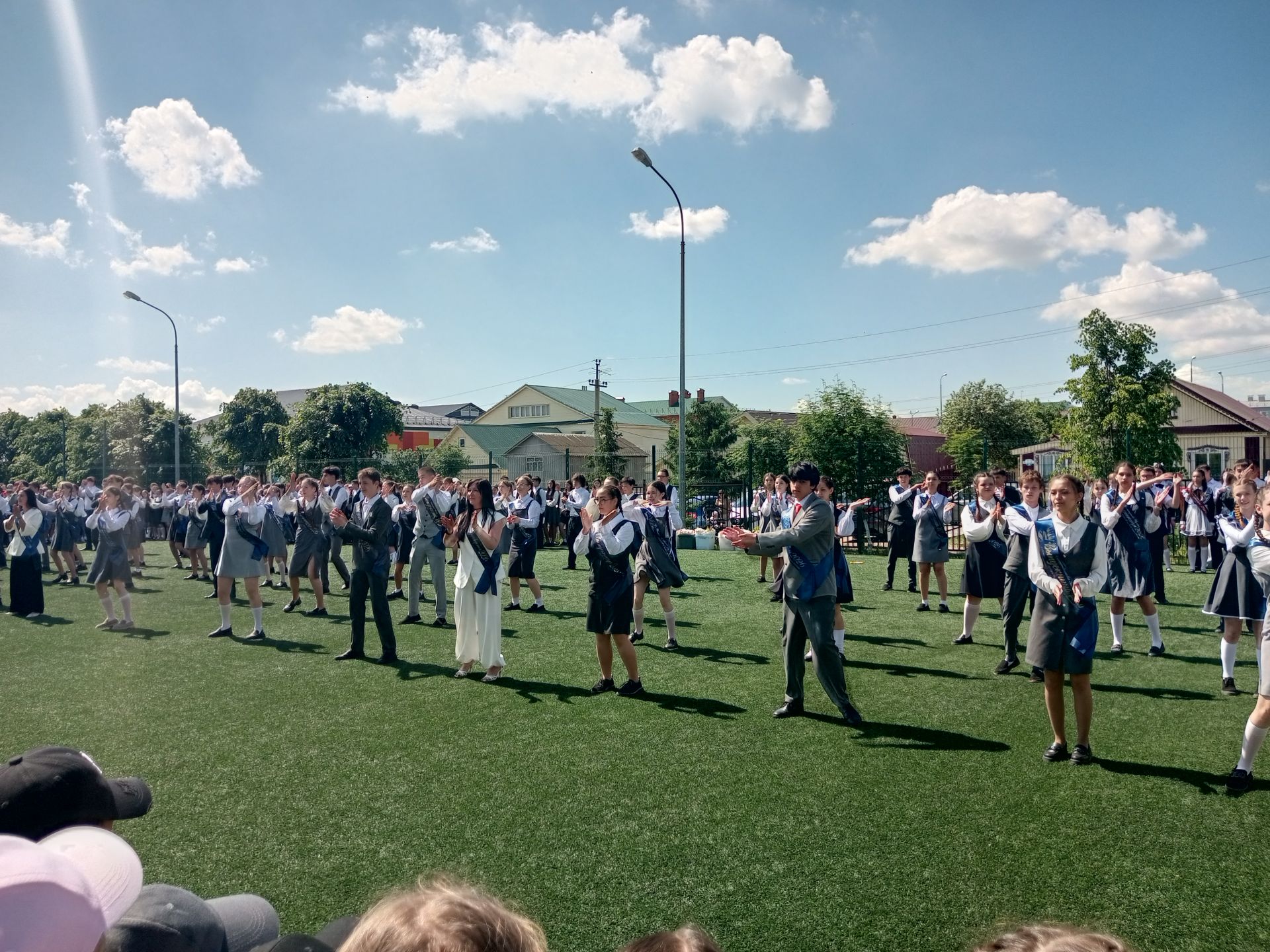 Соңгы кыңгырау чыңлады