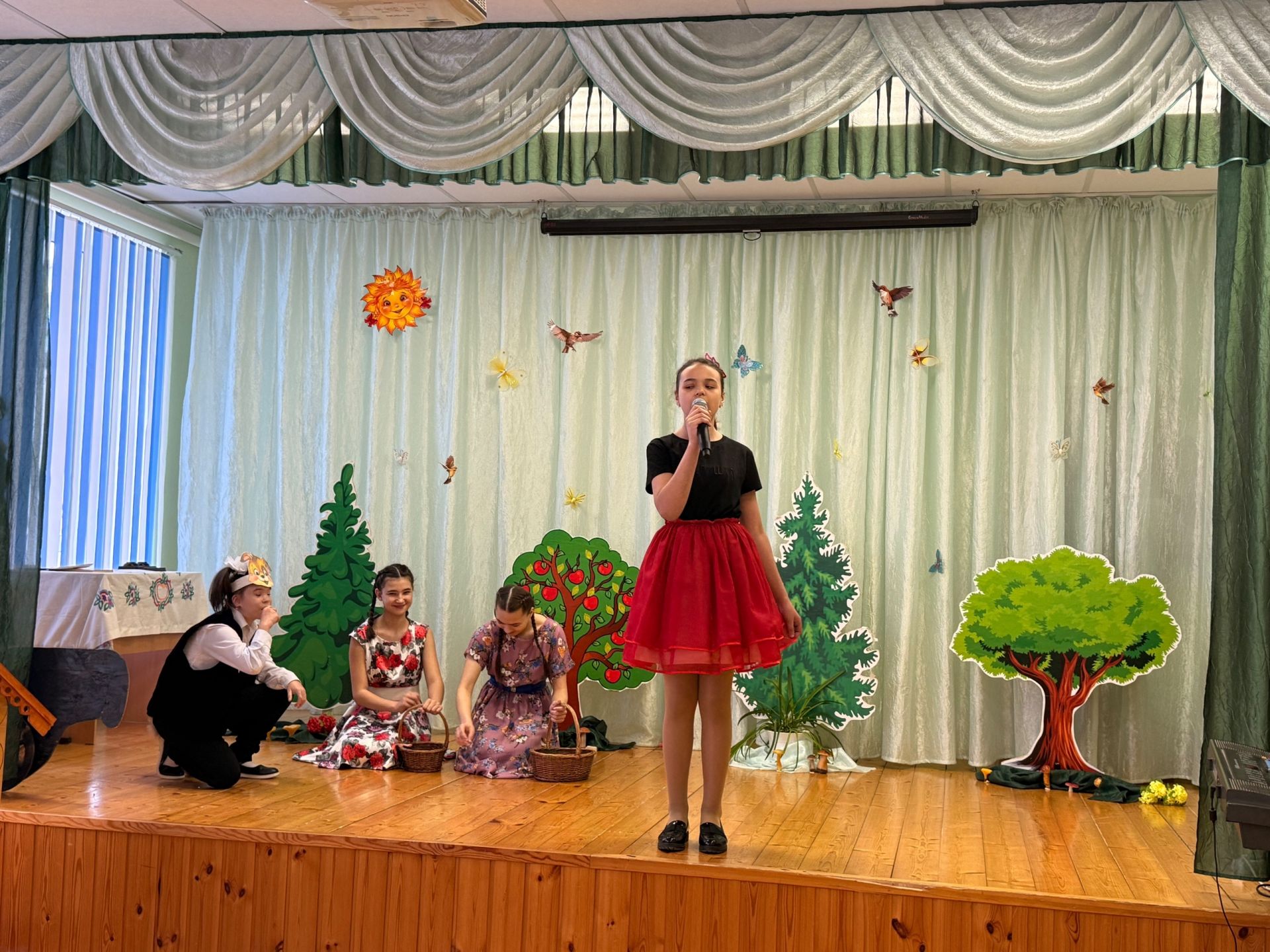 Яңа Кенәр интернат-мәктәбендә тәрбияләнүчеләр Тукай әкиятләрен тәкъдим иттеләр