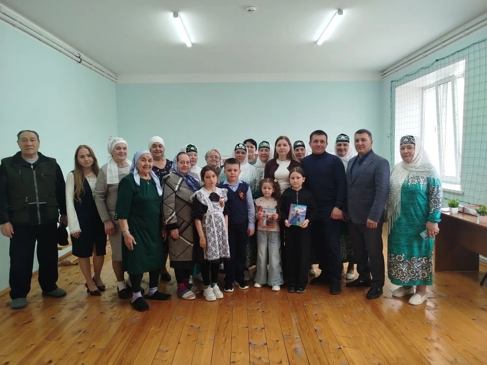 Яңасала авылында Фәнис Ахунов белән очрашу үтте