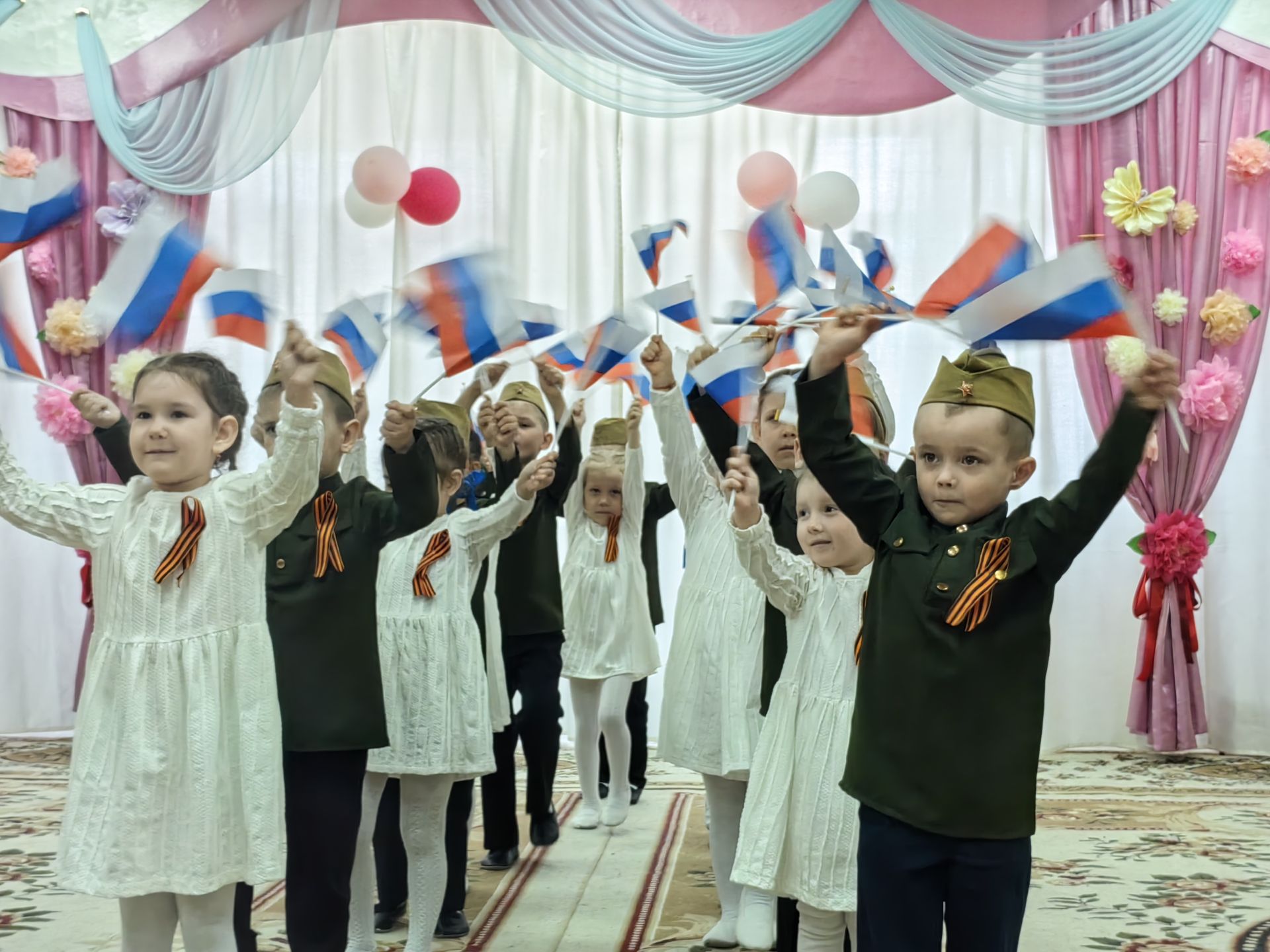 Арчаның тугызынчы балалар бакчасында Бөек Җиңү көненә багышланган бәйрәм узды