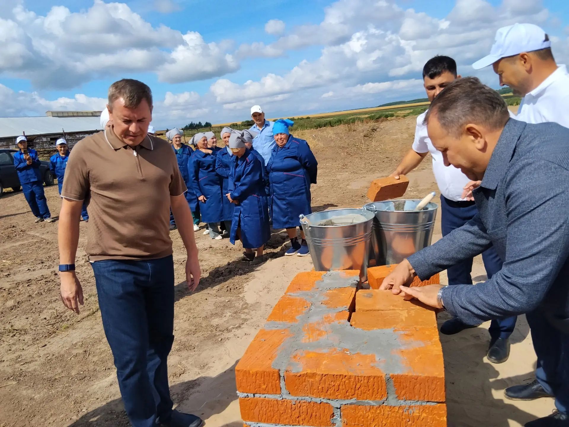 Сөтчелек комплексларының нигез ташларын салдылар