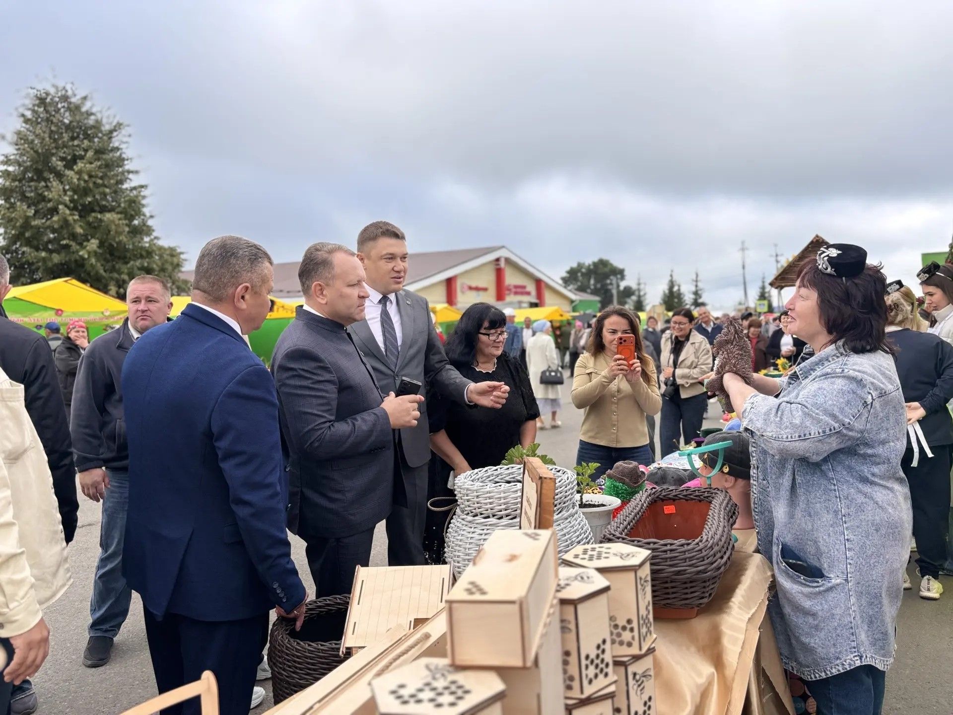 Арчада мәктәп ярминкәсе һәм чәчәкләр фестивале узды