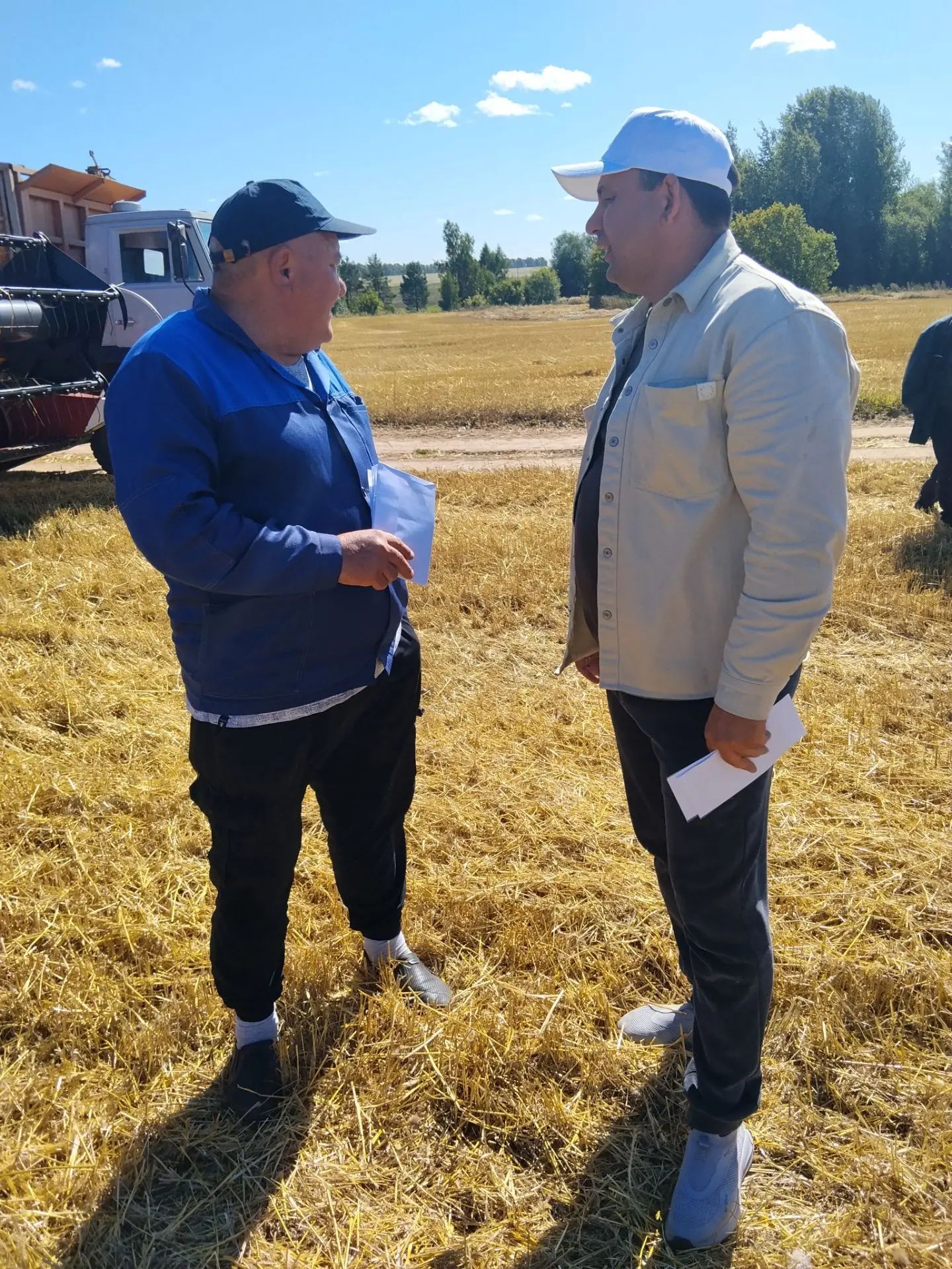 Алдынгы механизаторларга акчалата премия тапшврылды