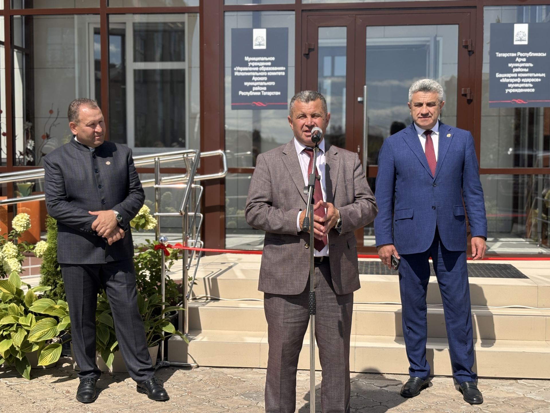 Ныклап төзекләндерелгәннән соң Арча районы мәгариф идарәсе бинасы ачылды