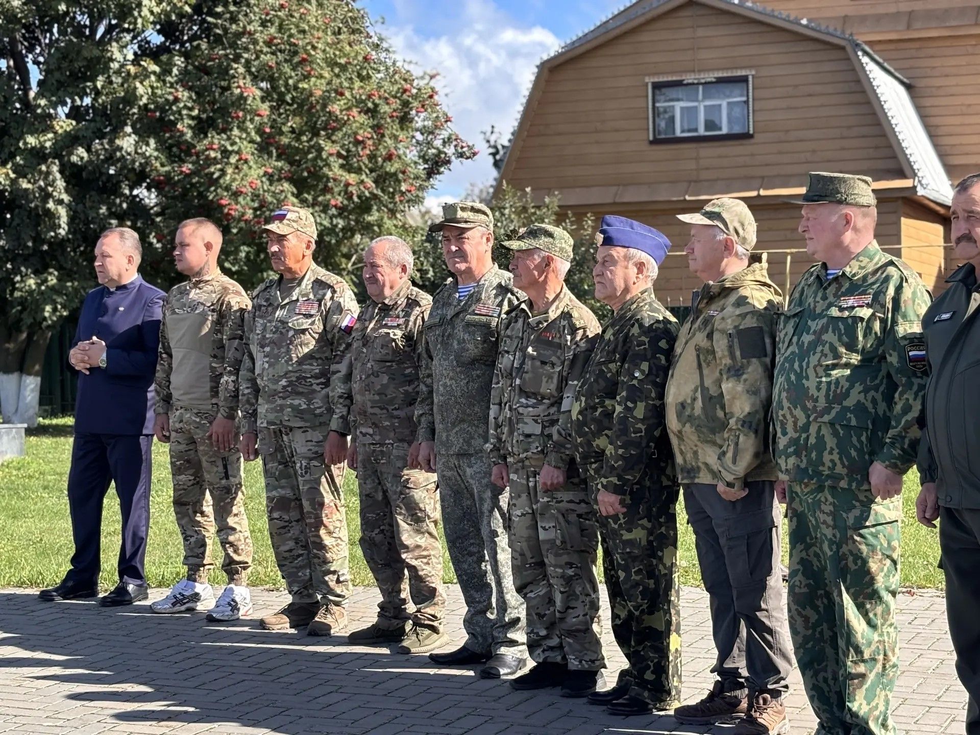 Арча районыннан фронтка чираттагы гуманитар ярдәм озатылды