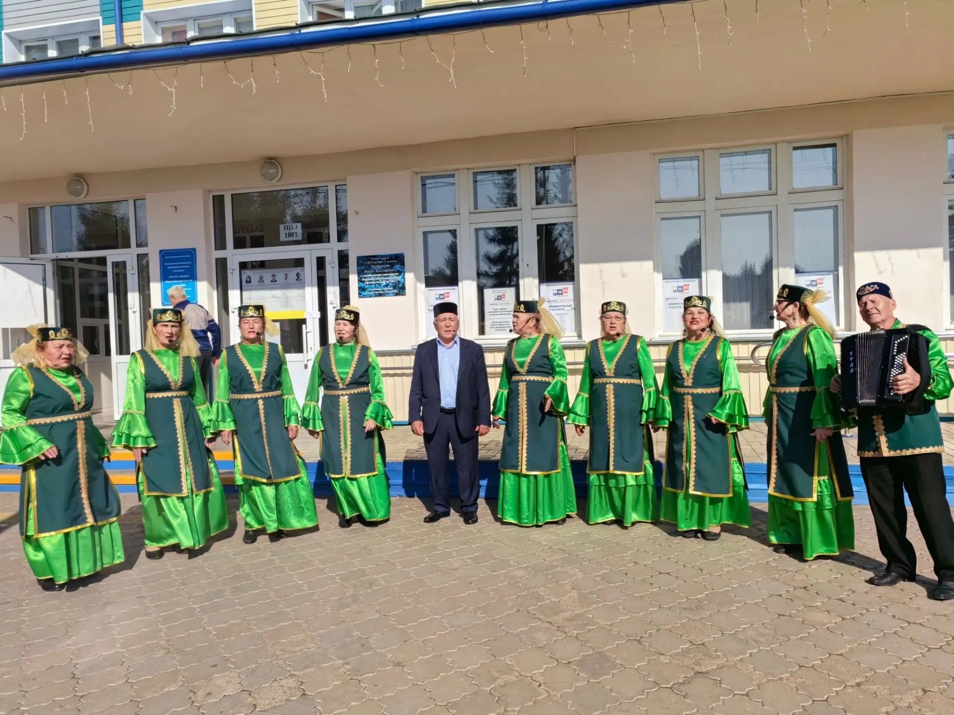 “Яшь йөрәкләр” халык вокаль ансамбле сайлауларда үз тавышларын бирде